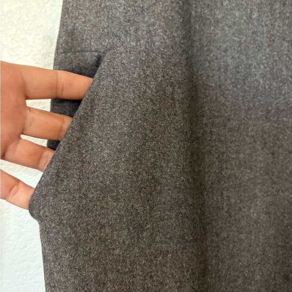 Agnona Gray Sheath Dress. Cap Sleeves, Side Pockets, Back Zip. Timeless Elegance - Picture 7 of 15